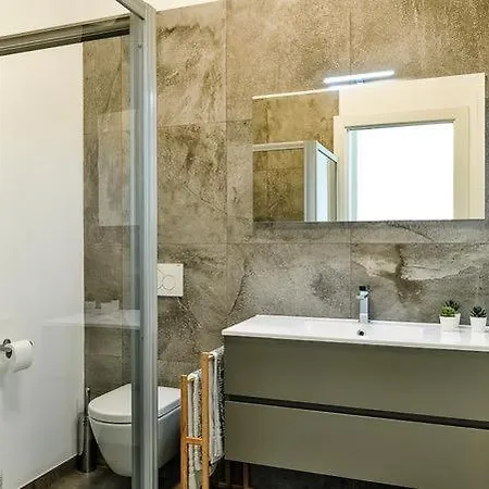 Apartment Incantevole Trilocale Fronte Mare *